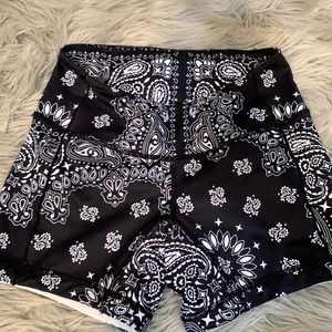 Black Bandana Print Bike Shorts - Women's High-Waist Activewear